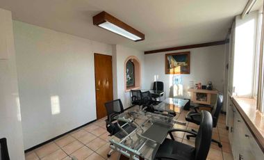 se renta oficina completamente amueblada de 60 m² en la esquina, planta alta colonia Félix Ireta