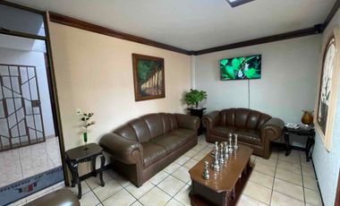 se renta oficina completamente amueblada de 60 m² en la esquina, planta alta colonia Félix Ireta