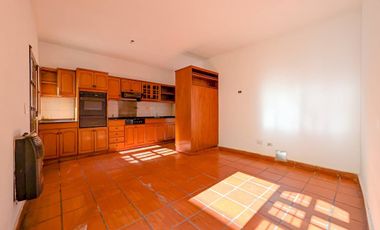 VENTA - Casa de 4 dormitorios, cochera, terraza y patio con pileta - Barrio Belgrano