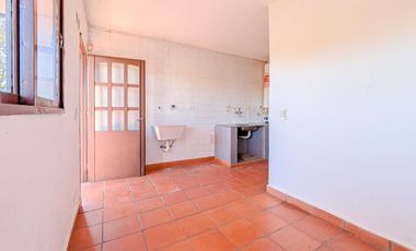 VENTA - Casa de 4 dormitorios, cochera, terraza y patio con pileta - Barrio Belgrano