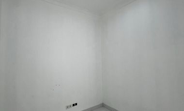 Dijual Rumah 2 Lantai Gaya American classic di Cengkareng