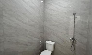 Dijual Rumah 2 Lantai Gaya American classic di Cengkareng