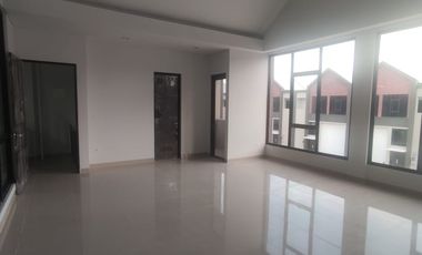 DISEWAKAN GUDANG BIZPARK PIK 2