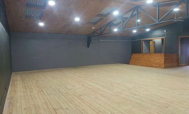 Arriendo local comercial amplio de 2 pisos