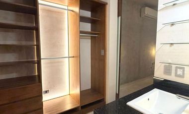 Departamento en PLANTA BAJA, de 3 recámaras, cuarto de servicio, en OMH.