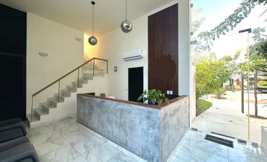 Departamento en PLANTA BAJA, de 3 recámaras, cuarto de servicio, en OMH.