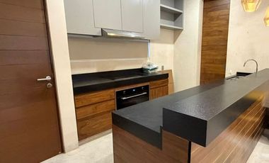 Departamento en PLANTA BAJA, de 3 recámaras, cuarto de servicio, en OMH.