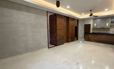 Departamento en PLANTA BAJA, de 3 recámaras, cuarto de servicio, en OMH.