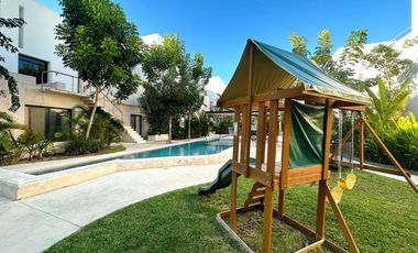 Departamento en PLANTA BAJA, de 3 recámaras, cuarto de servicio, en OMH.