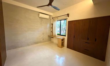 Departamento en PLANTA BAJA, de 3 recámaras, cuarto de servicio, en OMH.