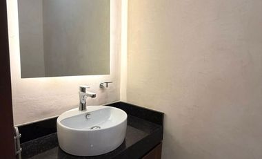 Departamento en PLANTA BAJA, de 3 recámaras, cuarto de servicio, en OMH.