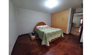 Vendo Casa De 2 Pisos En Villa Solidaridad - Sjm