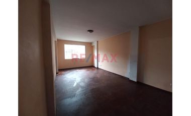 Vendo Casa De 2 Pisos En Villa Solidaridad - Sjm