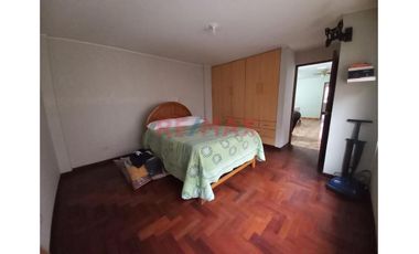 Vendo Casa De 2 Pisos En Villa Solidaridad - Sjm