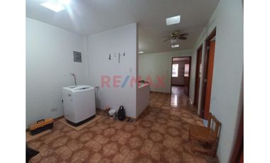 Vendo Casa De 2 Pisos En Villa Solidaridad - Sjm