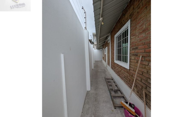 En venta villa de 3 habitaciones cerca terminal Terrestre Manta, Manabí