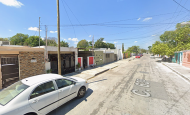 ¡Excelente oportunidad de invertir, iniciar o aumentar tu patrimonio , en esta casa en Mérida, Yucatán, por debajo del valor comercial de