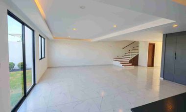 Hermosa Residencia en Lomas 2