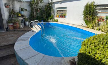 Venta de Casa CON PISCINA EN LUDUEÑA SUR