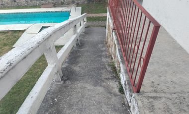 CASA EN VENTA CON JARDÍN Y ALBERCA CUERNAVACA MORELOS