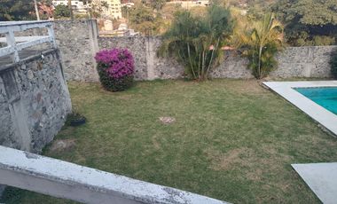 CASA EN VENTA CON JARDÍN Y ALBERCA CUERNAVACA MORELOS