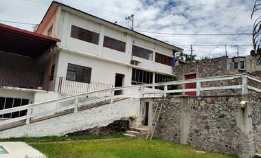 CASA EN VENTA CON JARDÍN Y ALBERCA CUERNAVACA MORELOS