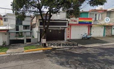 GRAN OPORTUNIDAD DE INVERSIÓN, PRECIOSA CASA EN REMATE BANCARIO!!