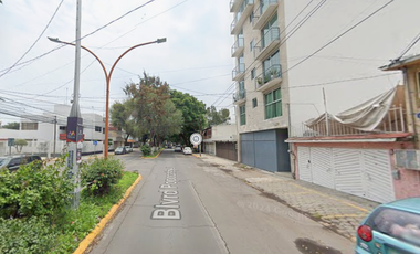 Casa Adjudicada de Remate Bancario con 2 oficinas en Valle Dorado Hab Los Pirules, Tlalnepantla Edo de Mex