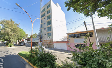 Casa Adjudicada de Remate Bancario con 2 oficinas en Valle Dorado Hab Los Pirules, Tlalnepantla Edo de Mex