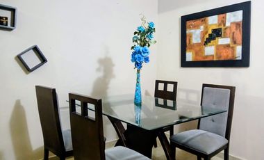 Casa en Alquiler en la Urbanización Villas del Rey, 2 Habitaciones, 1 Baño, Patio, Parqueo, Seguridad.