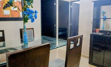 Casa en Alquiler en la Urbanización Villas del Rey, 2 Habitaciones, 1 Baño, Patio, Parqueo, Seguridad.