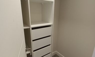 ARRIENDO Departamento1D1B semi amoblado, Metro Chile España