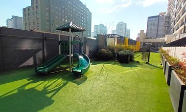 ARRIENDO Departamento1D1B semi amoblado, Metro Chile España