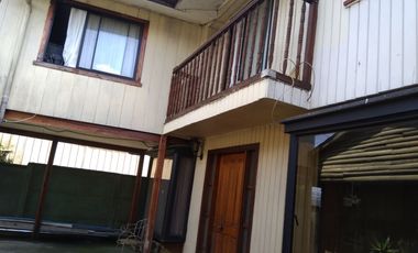 Casa ideal como inversión 5 dorm. 2 baños,+ cabaña+local comercial.