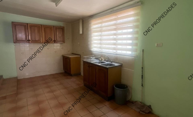 SE VENDE AMPLIA CASA, CON DEPARTAMENTO ANEXO, ENTRADA INDEPENDIENTE EN VILLA AYQUINA.