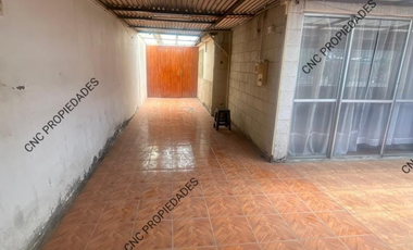 SE VENDE AMPLIA CASA, CON DEPARTAMENTO ANEXO, ENTRADA INDEPENDIENTE EN VILLA AYQUINA.