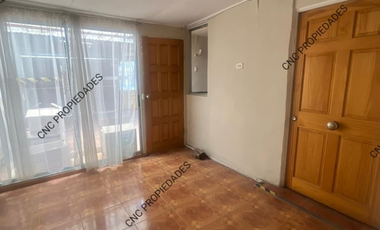 SE VENDE AMPLIA CASA, CON DEPARTAMENTO ANEXO, ENTRADA INDEPENDIENTE EN VILLA AYQUINA.
