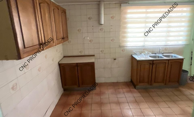 SE VENDE AMPLIA CASA, CON DEPARTAMENTO ANEXO, ENTRADA INDEPENDIENTE EN VILLA AYQUINA.