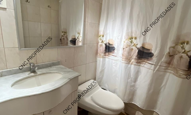 SE VENDE AMPLIA CASA, CON DEPARTAMENTO ANEXO, ENTRADA INDEPENDIENTE EN VILLA AYQUINA.