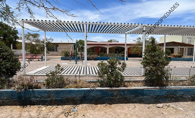 SE VENDE AMPLIA CASA, CON DEPARTAMENTO ANEXO, ENTRADA INDEPENDIENTE EN VILLA AYQUINA.