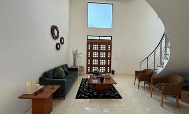 CASA EN VENTA EN BOSQUES DE ANGELÓPOLIS, 3 RECÁMARAS TODAS CON BAÑO, JARDÍN, PUEBLA