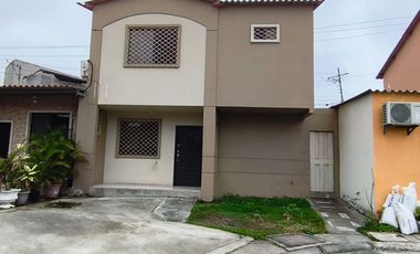 Alquiler casa Samanes 7  junto a colegios