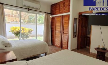 C105 Venta de Casa 7 recamaras piscina y jaccuzy frente Campo de Golf Palma Real en Ixtapa Zihuatanejo