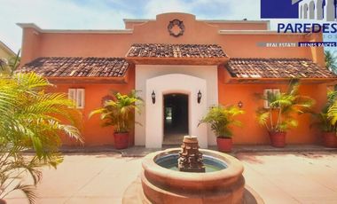C105 Venta de Casa 7 recamaras piscina y jaccuzy frente Campo de Golf Palma Real en Ixtapa Zihuatanejo