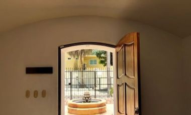 C105 Venta de Casa 7 recamaras piscina y jaccuzy frente Campo de Golf Palma Real en Ixtapa Zihuatanejo