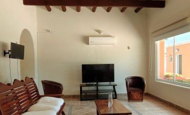 C105 Venta de Casa 7 recamaras piscina y jaccuzy frente Campo de Golf Palma Real en Ixtapa Zihuatanejo