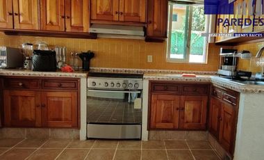 C105 Venta de Casa 7 recamaras piscina y jaccuzy frente Campo de Golf Palma Real en Ixtapa Zihuatanejo