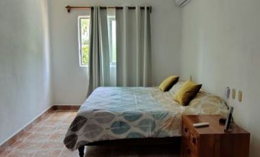 C105 Venta de Casa 7 recamaras piscina y jaccuzy frente Campo de Golf Palma Real en Ixtapa Zihuatanejo