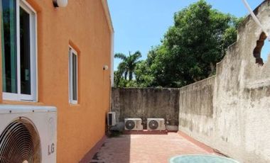 C105 Venta de Casa 7 recamaras piscina y jaccuzy frente Campo de Golf Palma Real en Ixtapa Zihuatanejo