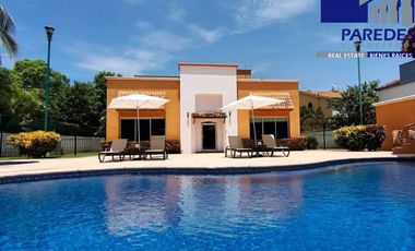 C105 Venta de Casa 7 recamaras piscina y jaccuzy frente Campo de Golf Palma Real en Ixtapa Zihuatanejo